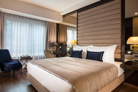 Saint Ten Hotel