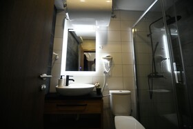 Manoir Apartments