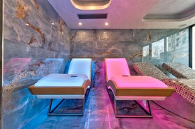 Golden Panorama Wellness & Spa