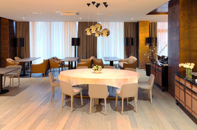 Crystal House Suite Hotel & Spa