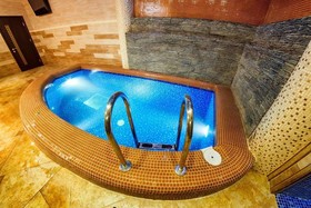 Ani Hotel