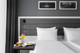 1 Art Hotel