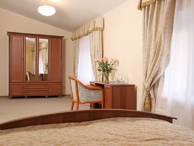 B60 Hotel