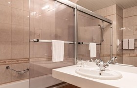 Cosmos Moscow VDNH Hotel