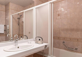 Cosmos Moscow VDNH Hotel