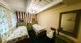 Croissant Bakery and Hotel