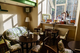 Croissant Bakery and Hotel