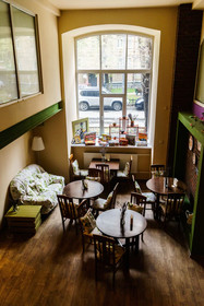 Croissant Bakery and Hotel