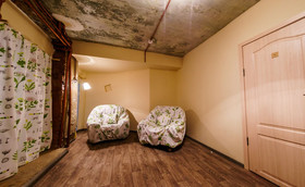 Croissant Bakery and Hotel