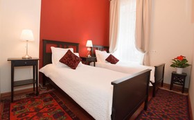 Crossroads Hotel