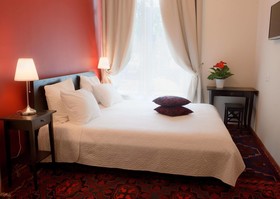 Crossroads Hotel