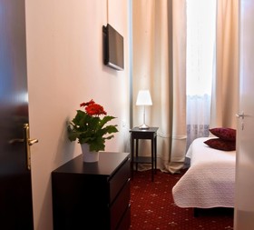 Crossroads Hotel