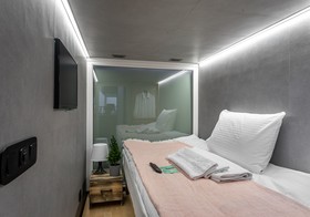 Dot Space 84