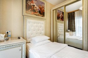 Gallery Grand Hotel