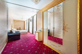 Gallery Grand Hotel