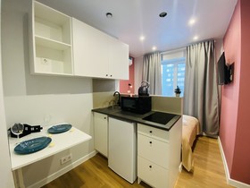 Hanaka on Avtozavodskaia 17k1
