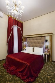Hotel Empire