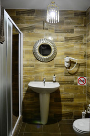 Inn Eliton