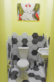 Jolly Hostel