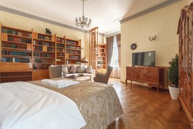 Kotelnicheskaya Royal Tower