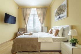 Kotelnicheskaya Royal Tower