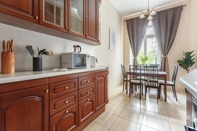 Kotelnicheskaya Royal Tower