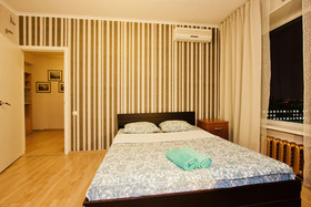 LUXKV Apartment on Nikoloyamskiy