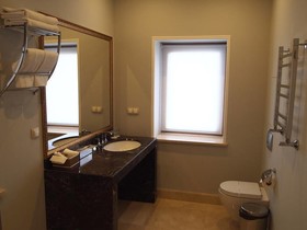 Metropolis Hotel