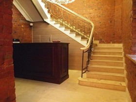 Metropolis Hotel