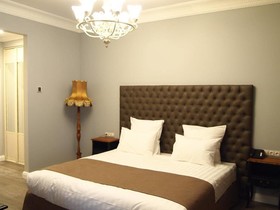 Metropolis Hotel