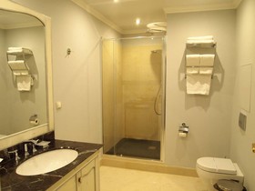 Metropolis Hotel