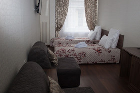 Mini Hotel Near Theater