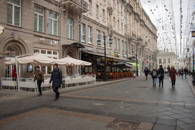 Mini Hotel Near Theater