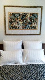 Mini Hotel Near Theater