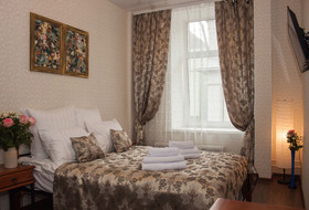 Mini Hotel Near Theater