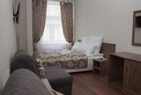 Mini Hotel Near Theater