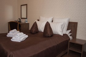 Mini Hotel Near Theater