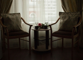 Mini Hotel Near Theater