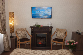 Mini Hotel Near Theater