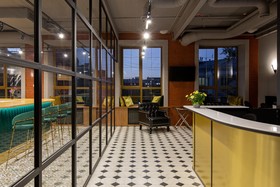 Q-Block Capsule Hotel