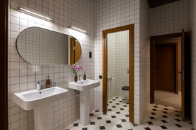 Q-Block Capsule Hotel