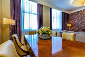 Raikin Plaza Hotel