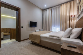 Riverside Hotel