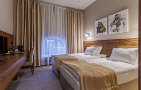 Riverside Hotel