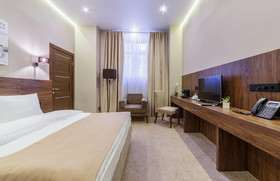 Riverside Hotel