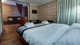 Sleepy Tom Hotel