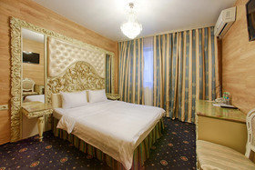 Sunflower Avenue Hotel