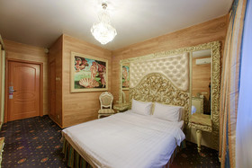 Sunflower Avenue Hotel