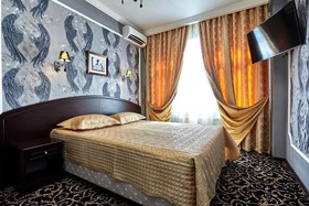 Hotel Monarch