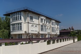 Goluboe Ozero Hotel